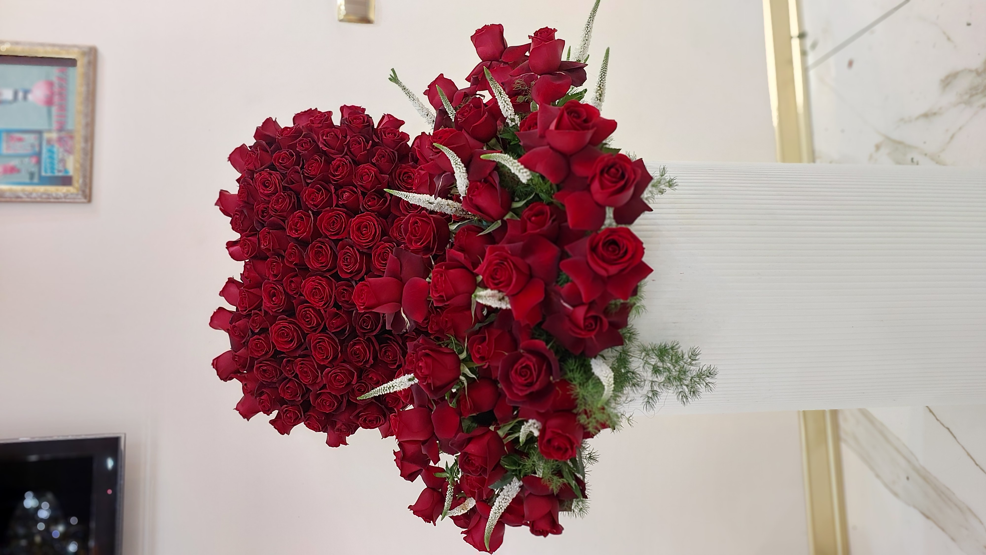 باکس رز قلبی ۲۰۰ شاخه